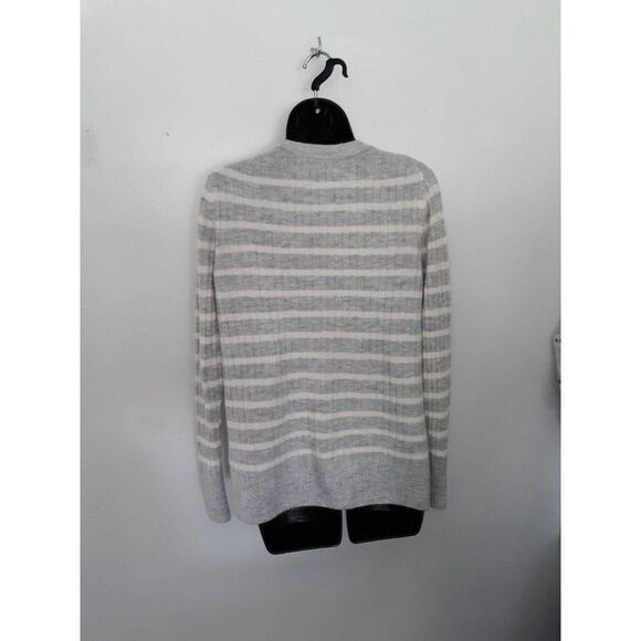 Old Navy sweater - Picture 3 of 4